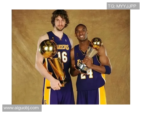 足球明星与科比的传奇交汇：跨界运动员的荣耀与梦想